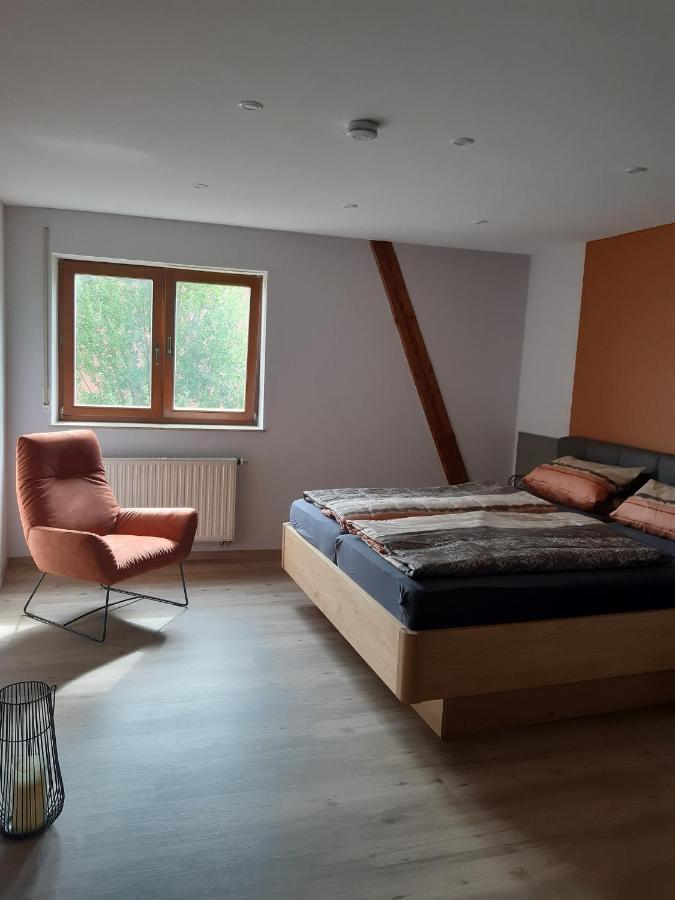 Weingut Engelhardt Lägenhet Rottingen Exteriör bild